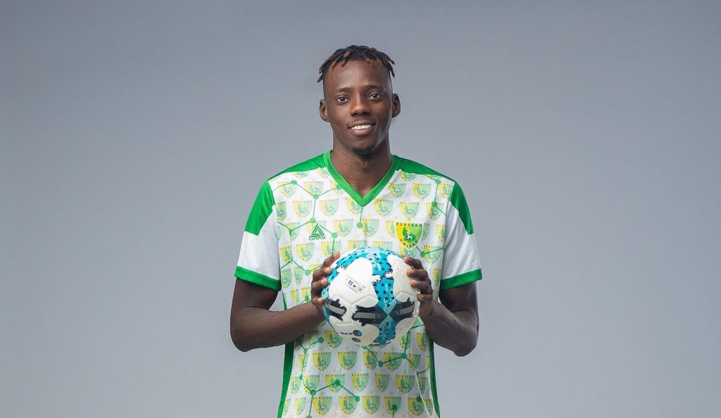 الهلال مهاجم نيجيري